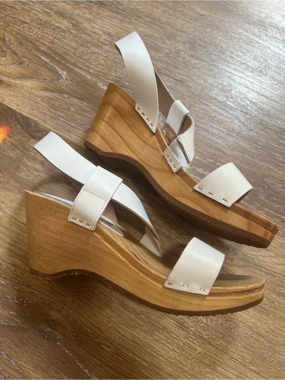 Free People Dune White Leather Strappy Wooden Wedge Beach
Clog Sandals